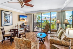 Smart TV, books - Maui Sunset B-513 Unit, Spectacular Ocean Views, Spacious Unit, A/C (Kihei)
