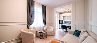 Smart Central Apartment