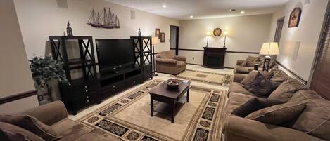 Smart-TV, Kamin, Videothek