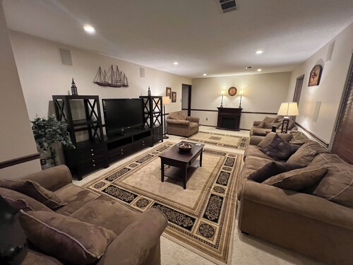 Lakefront Home in Cabot