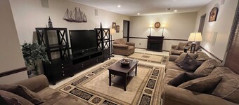 Lakefront Home in Cabot