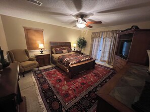 3 bedrooms, desk, iron/ironing board, free WiFi