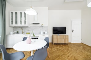 Deluxe Apartment | Living area