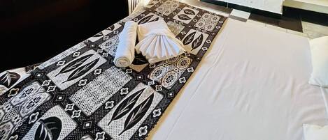 Habitación cuádruple estándar | Wifi gratis y ropa de cama