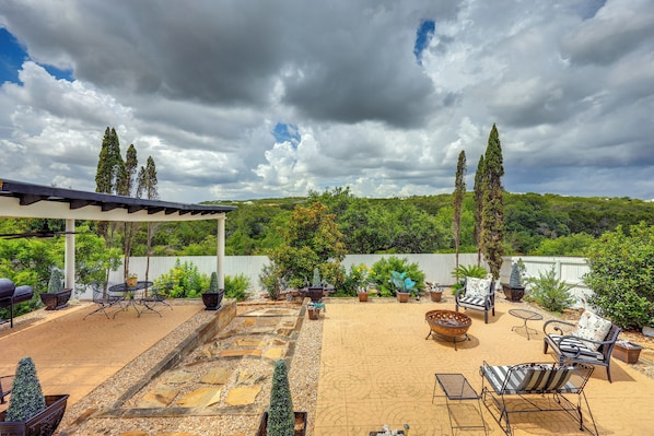 House (4 Bedrooms) | Interior - San Antonio Home - Outdoor Oasis & Greenbelt Views (San Antonio)