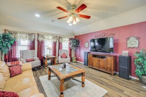 House (4 Bedrooms) | Interior