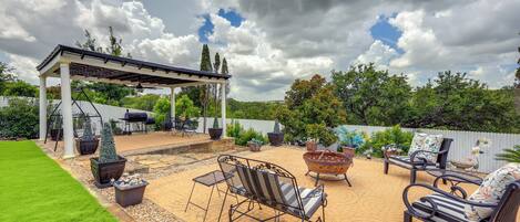 House (4 Bedrooms) | Front of property