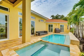 House (3 Bedrooms) | Interior - Sunny Sarasota Oasis: Swim, Golf, Shop & More! (Sarasota)