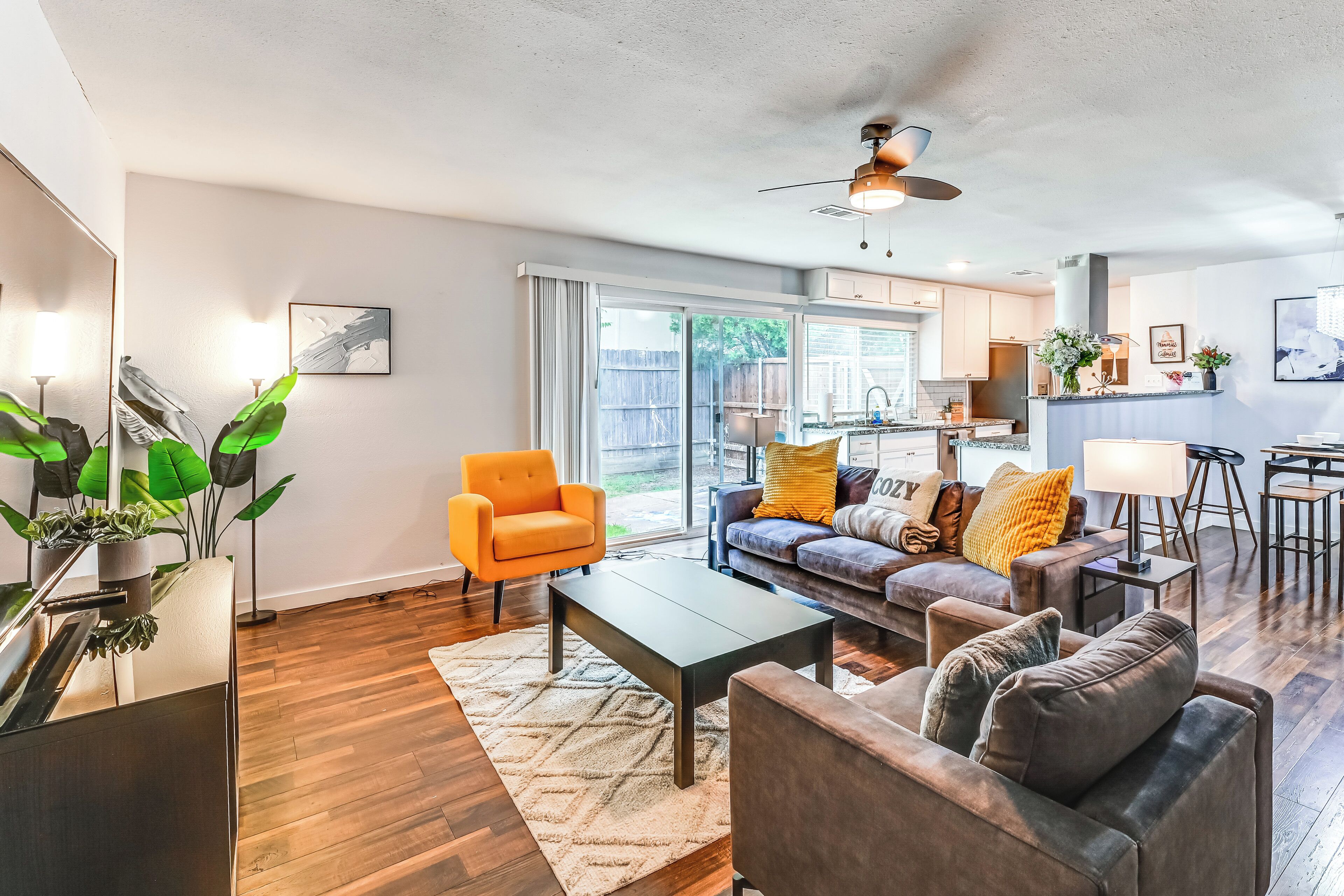 House (4 Bedrooms) | Front of property