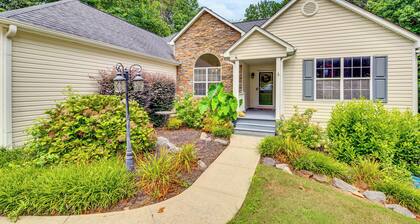Game Room & Peaceful Deck: Dacula Family Home