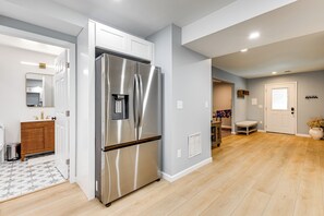 House (6 Bedrooms) | Interior