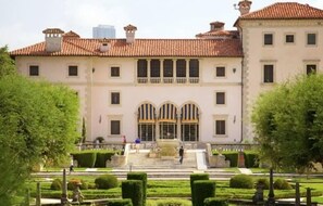 Unclassified image, 2 of 56, button