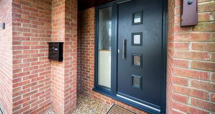 Hawthorn View: Bristol Large House STAE-Homes