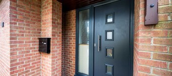 Hawthorn View: Bristol Large House STAE-Homes
