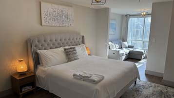 3 bedrooms, desk, iron/ironing board, travel crib