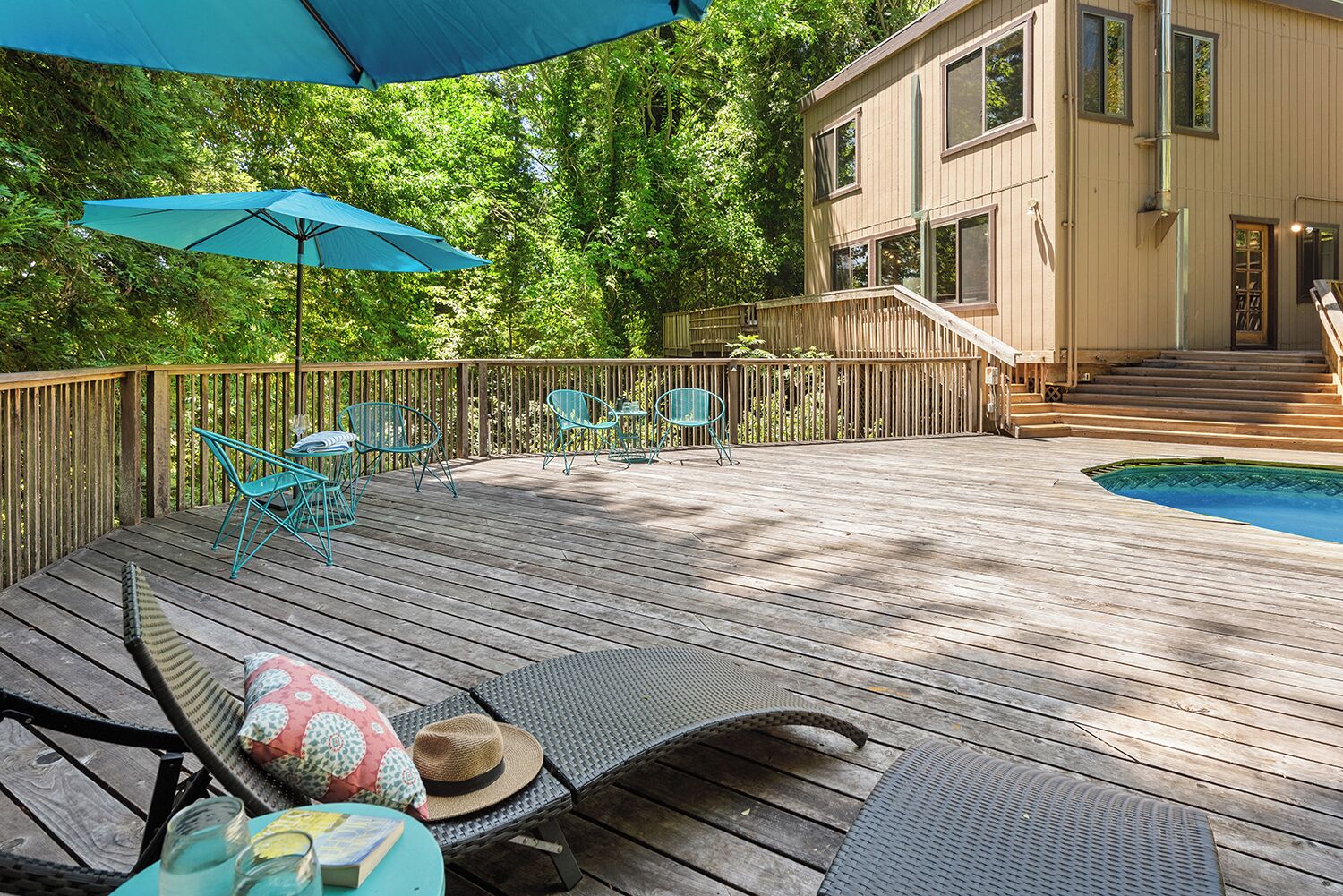 Stylish, Private, Sunny Spot close to Everything - Excellent Location!