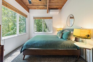 3 chambres, fer et planche à repasser, Wi-Fi, draps fournis