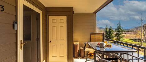 تناول الطعام بالخارج