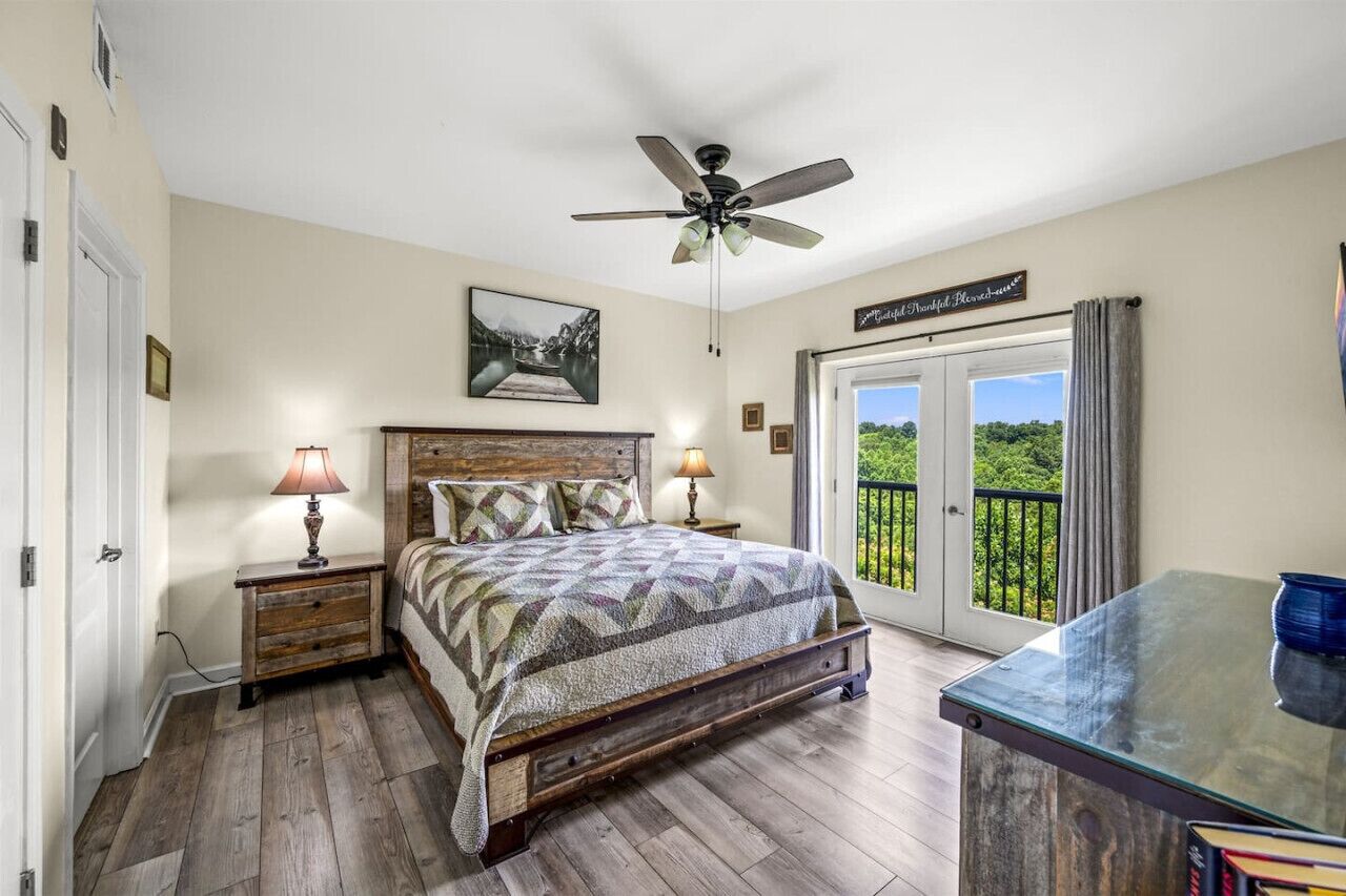 1 habitación, escritorio, tabla de planchar con plancha y wifi gratis 