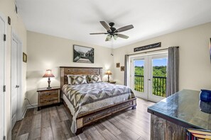 1 bedroom, desk, iron/ironing board, free WiFi - Mountain View Condo with Indoor & Outdoor Pools (Pigeon Forge)