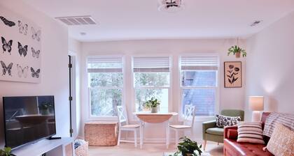 One Off Main: Courtyard Apartment 1 Block from Main St Highlands | Pet Friendly