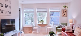 One Off Main: Courtyard Apartment 1 Block from Main St Highlands | Pet Friendly