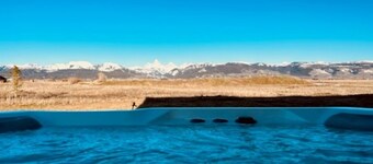 Spacious 6-bedroom house w/ hot tub and Teton Views!