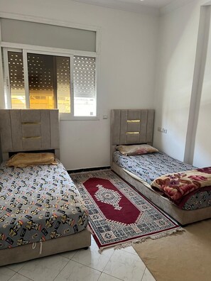 2 bedrooms, WiFi, bed sheets - 2-bedroom apartment for 7 people (Meknès)