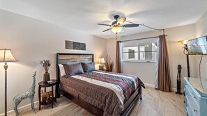 Condo, 2 quartos | 2 quartos, espaço de trabalho para notebook