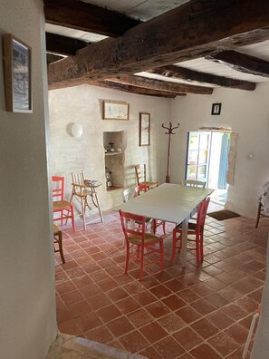 Dining - Pretty gîte in the center of town with view of Bourdeilles castle (Bourdeilles)
