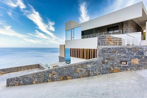 Villa | 19 bedrooms - Ocean View Luxury Villa (Malevizi)