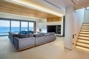 Villa | 19 bedrooms - Ocean View Luxury Villa (Malevizi)