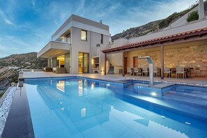 Villa | 19 bedrooms - Ocean View Luxury Villa (Malevizi)