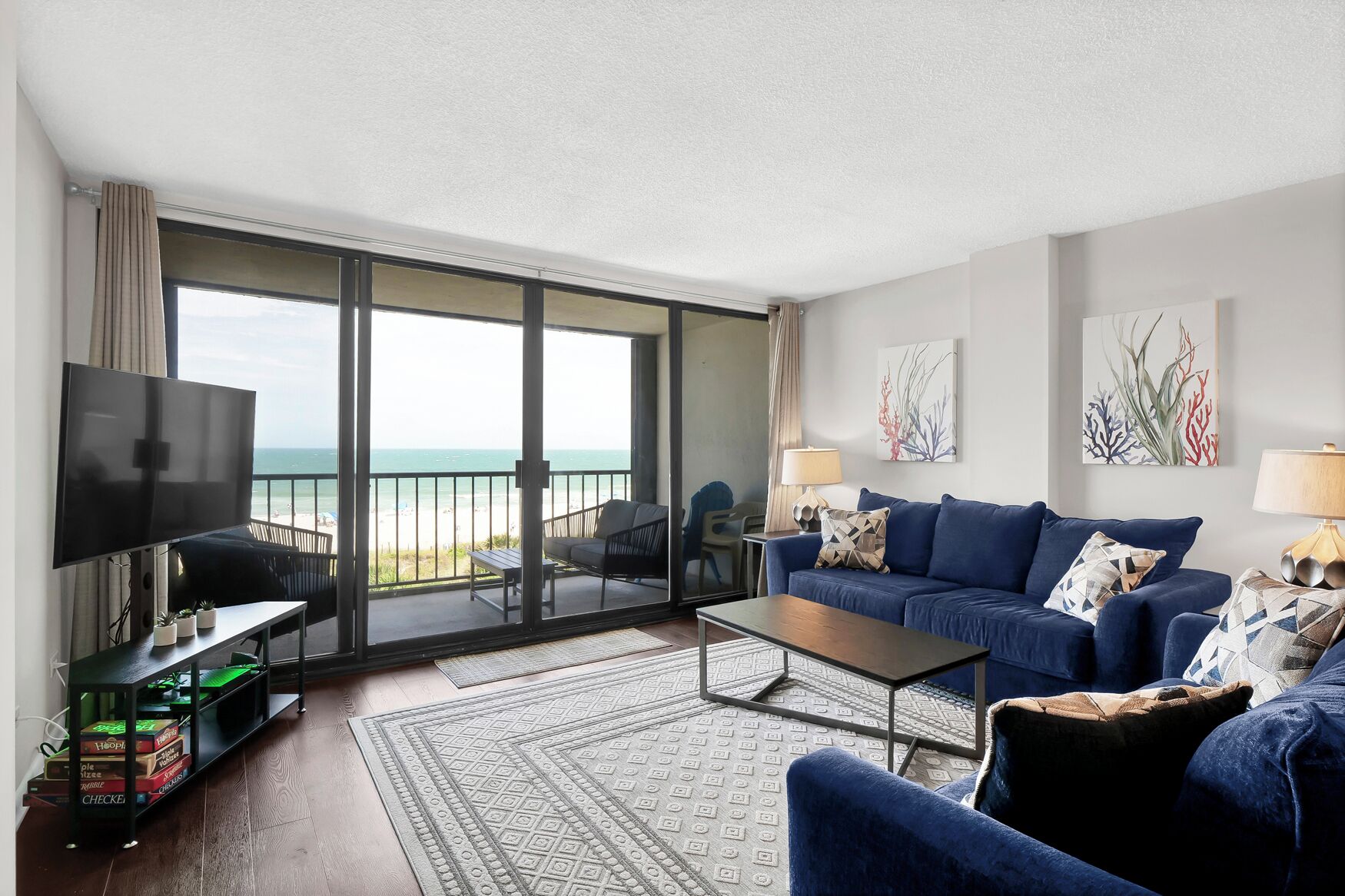 Télévision, chaîne hi-fi