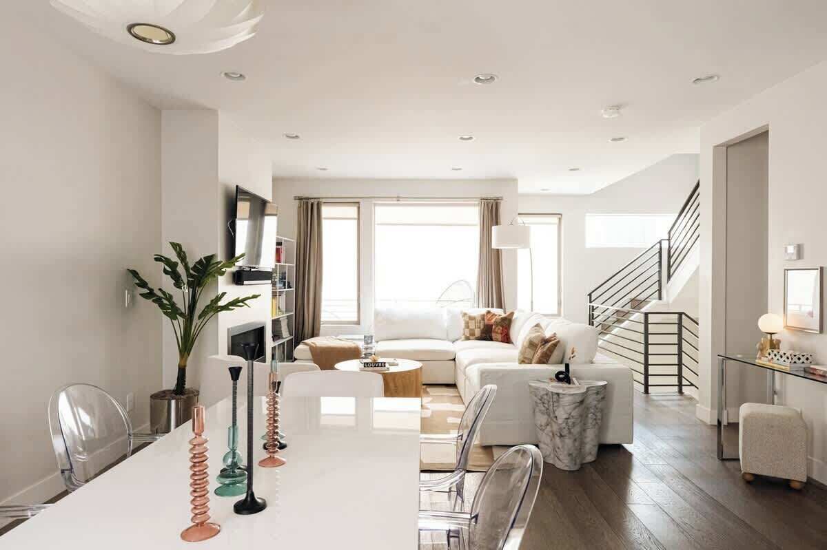 テレビ、暖炉、書斎 / ワークスペース