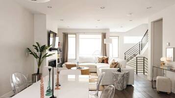 Fernseher, Kamin, Arbeitsbereiche