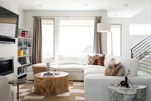 TV, fireplace, offices - Vogue Posh Pad | Center of LoHi | Large Roof Deck (Denver)