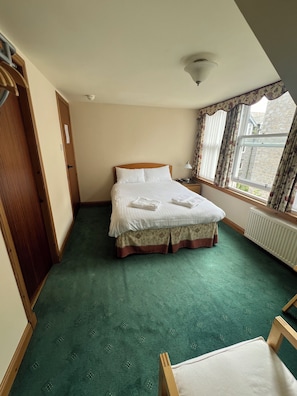 Double, En-suite | Free WiFi - Butlers Guest House (Aberdeen)