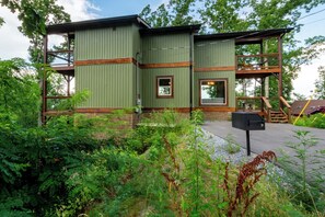 المنشأة من ا�لخارج