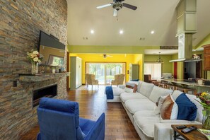 TV connectée, cheminée