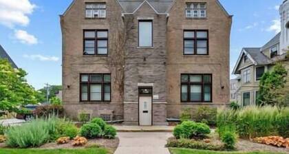 The Residence at Uplifting Mansion