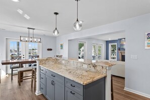 Interior - Stacked Deck - Spectacular Bay Views - Waterfront! (Greenbackville)