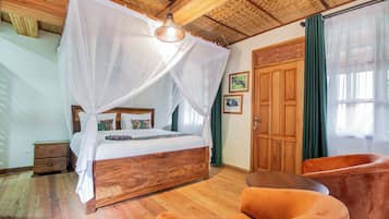 Phòng đơn Deluxe, quang cảnh núi | Minibar với thức ăn, đồ uống miễn phí, két bảo mật tại phòng, bàn