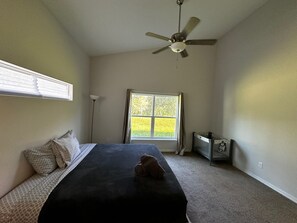 3 habitaciones, tabla de planchar con plancha y wifi gratis 