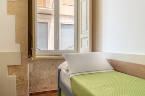 2 chambres, fer et planche Ă repasser, Wi-Fi gratuit, draps fournis