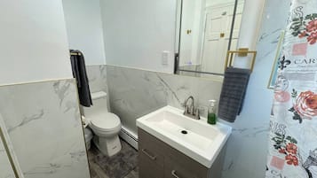 Departamento, 3 habitaciones, para fumadores, vista a la ciudad | Baño