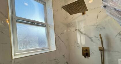 Huge 3 Bedrooms Apt 15 Minutes to NY City