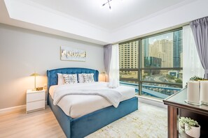 In-room safe, iron/ironing board, free WiFi, bed sheets - Stylish 1BR in Al Sahab 2, Dubai Marina by Deluxe Holiday Homes (Dubai)