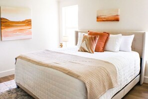 3 bedrooms, travel cot, free WiFi, bed sheets