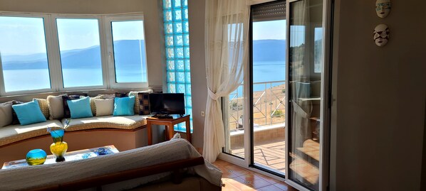 Superior Apartment, Lake View | Hypo-allergenic bedding, down comforters, in-room safe, soundproofing - Vegoritida Apartments (Edessa)